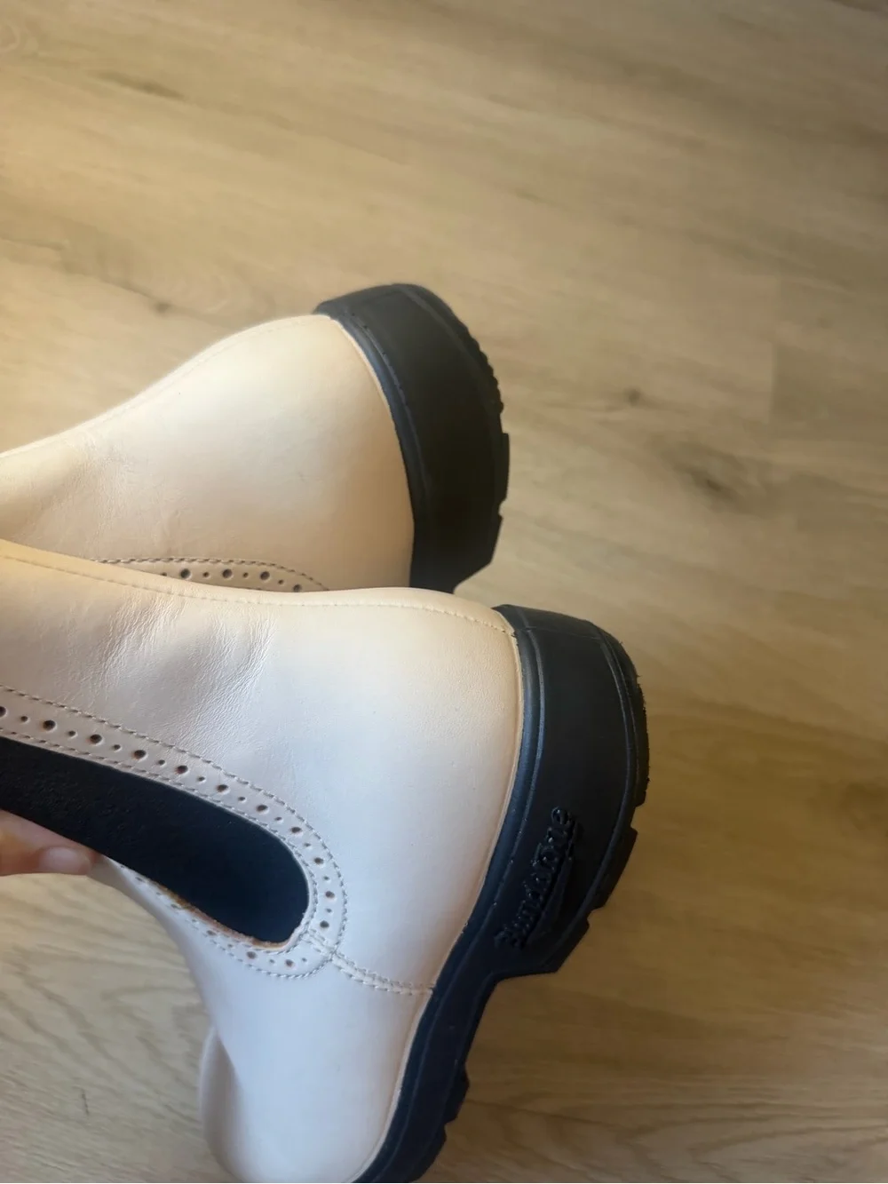 Blundstone cream colored